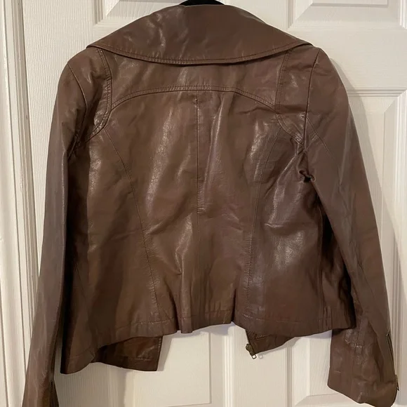 Kenneth Cole leather jacket size medium - Picture 2 of 2